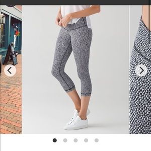 Lululemon Wunder under crop legging, size 2, black